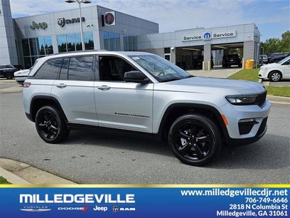 New 2025 Jeep Grand Cherokee Limited w/ Black Appearance Package