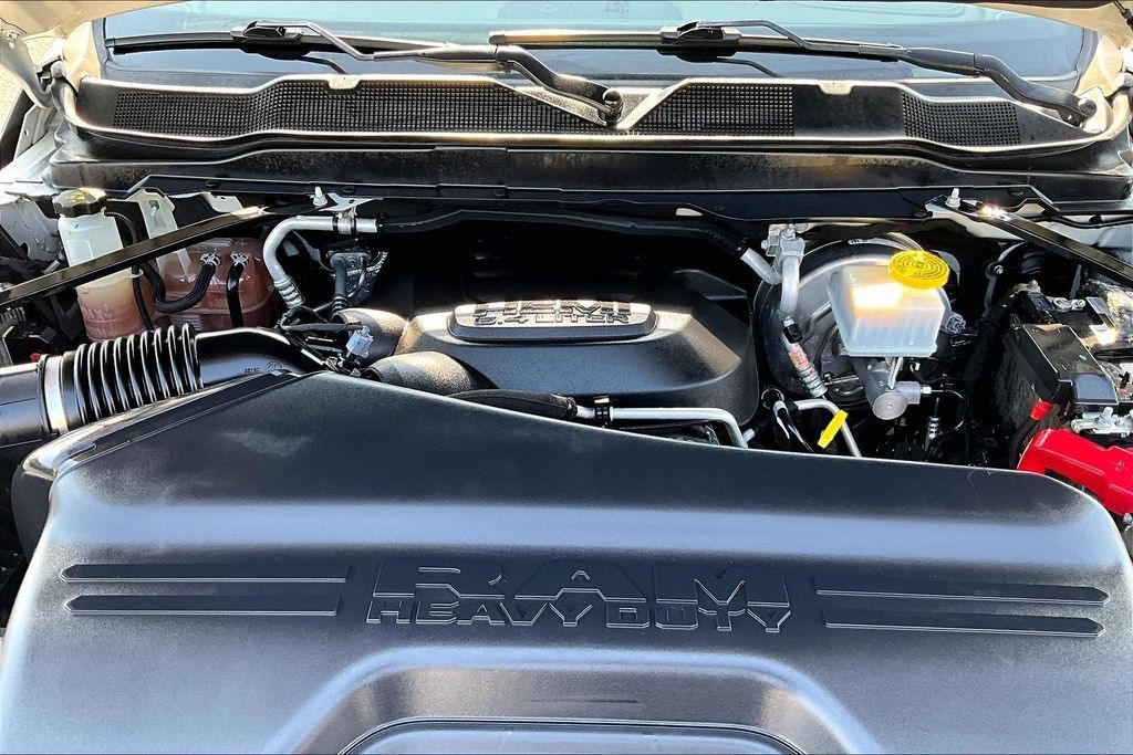 Used 2019 RAM 2500 Laramie AWD/4WD image 10