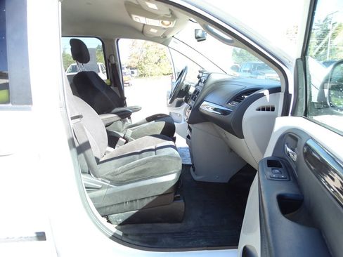 Used 2014 RAM C/V Tradesman w/ UConnect Hands-Free Group image 11