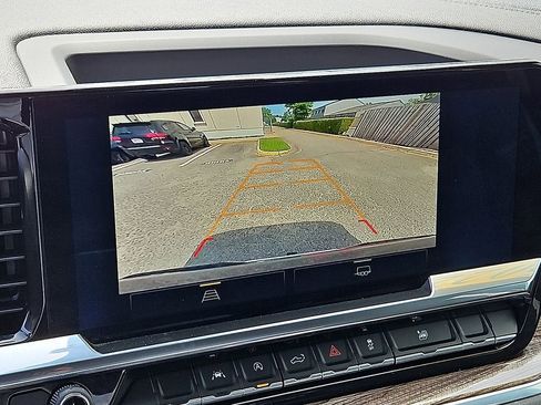 Certified 2022 Chevrolet Silverado 1500 LT AWD/4WD image 17
