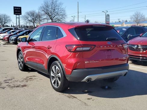 Used 2024 Ford Escape Platinum image 5
