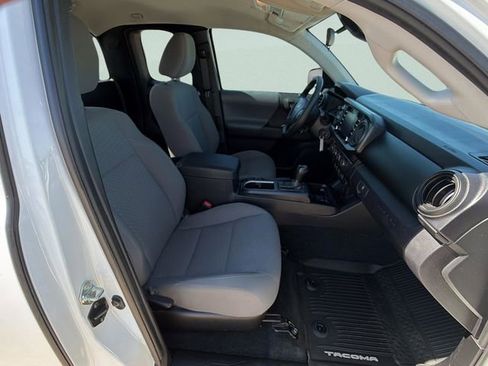Used 2021 Toyota Tacoma SR AWD/4WD image 11