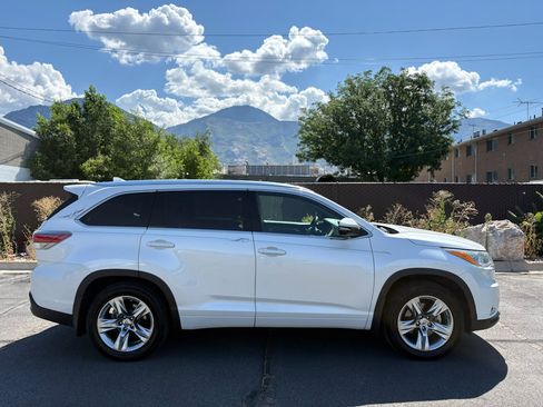 Used 2015 Toyota Highlander Limited Platinum AWD/4WD image 2
