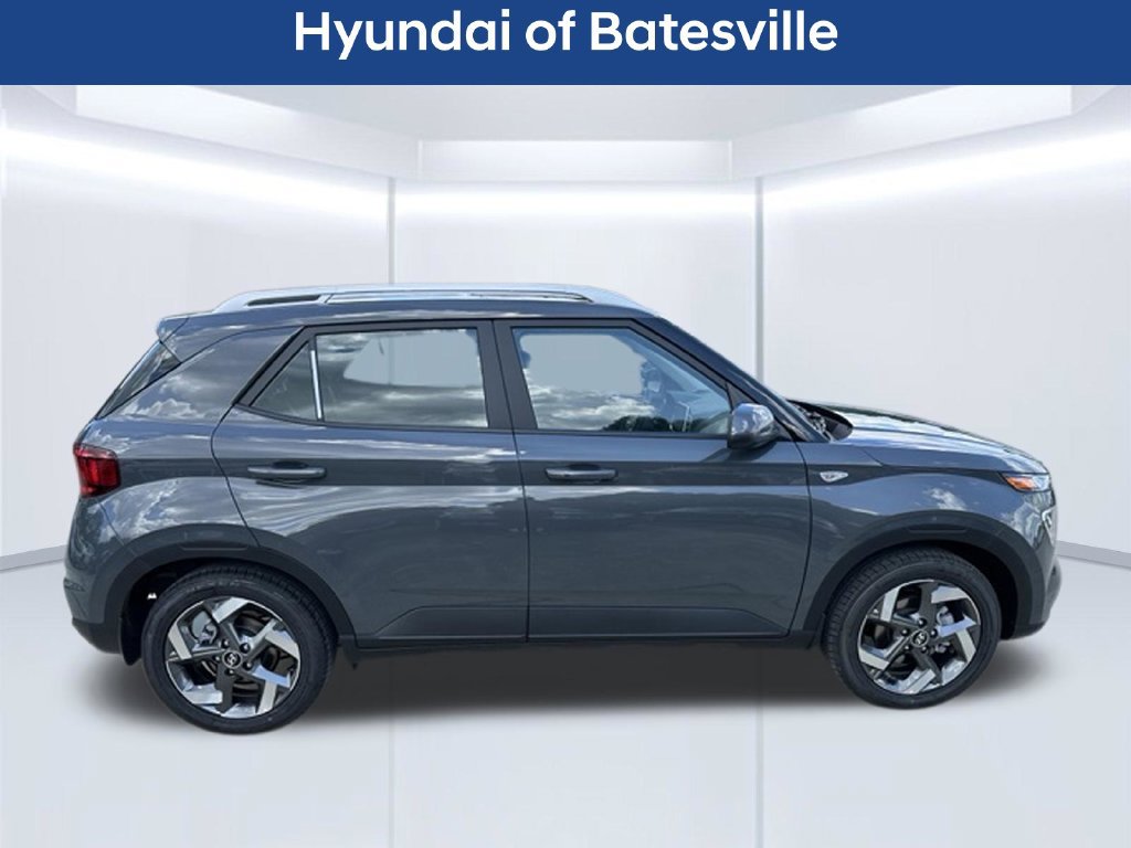 New 2026 Hyundai Venue SEL FWD image 2
