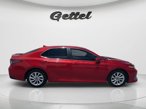 Used 2023 Toyota Camry LE w/ Convenience Package FWD image 4