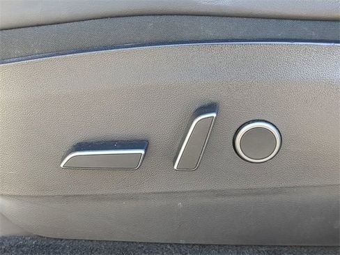 Used 2022 Tesla Model Y Performance image 22