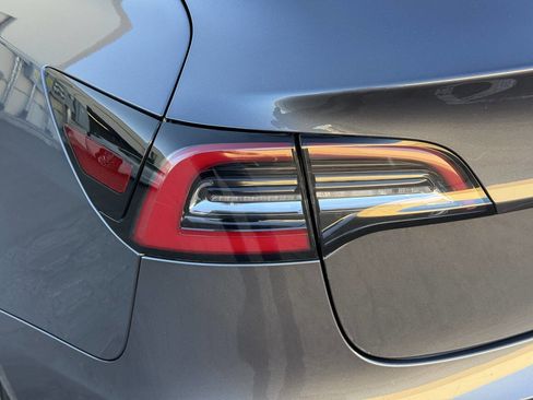 Used 2021 Tesla Model 3 Long Range image 19