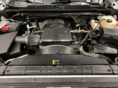 Used 2023 Chevrolet Silverado 2500 Custom w/ Custom Value Package image 11