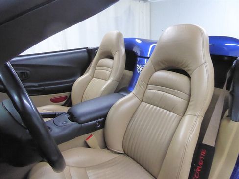 Used 2003 Chevrolet Corvette Convertible w/ Preferred Equipment Group1 RWD image 25