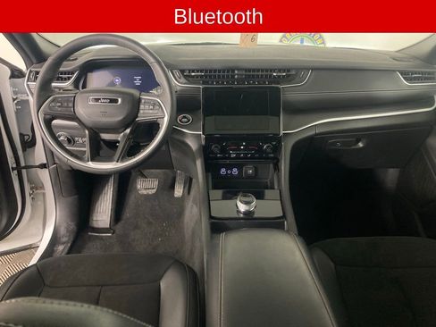 Used 2024 Jeep Grand Cherokee L Altitude image 8