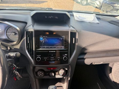 Used 2018 Subaru Crosstrek 2.0i Premium w/ Eyesight System image 23