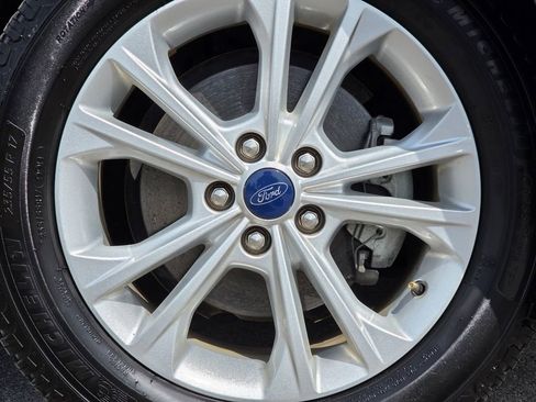Used 2018 Ford Escape SEL w/ Ford Safe & Smart Package FWD image 19