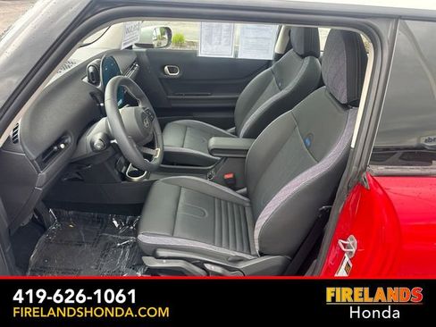 Used 2025 MINI Cooper 2-Door Hardtop FWD image 10