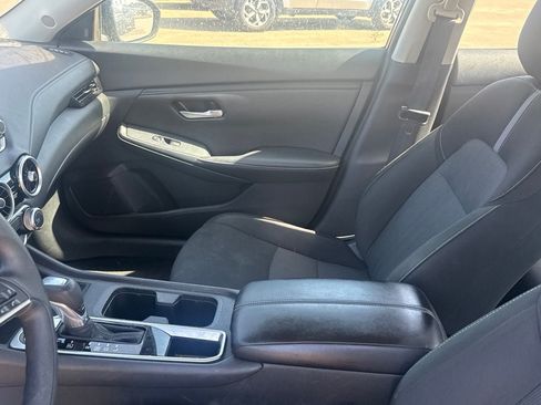 Certified 2025 Nissan Sentra SV FWD image 39