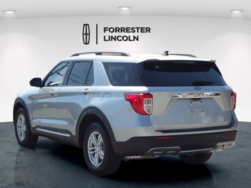 Used 2023 Ford Explorer XLT w/ Equipment Group 202A AWD/4WD image 5