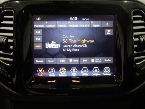 Used 2018 Jeep Compass Limited AWD/4WD image 28