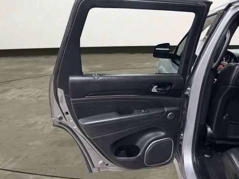 Used 2019 Jeep Grand Cherokee High Altitude AWD/4WD image 16