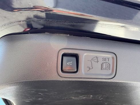 Used 2024 Ford Expedition XLT RWD image 29