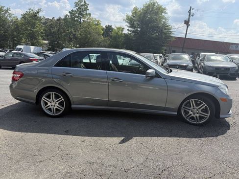 Used 2010 Mercedes-Benz E 550 Sedan w/ Premium 1 Pkg image 4