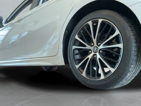 Used 2019 Toyota Camry SE FWD image 39