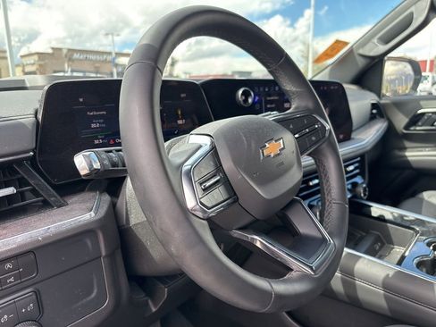 Used 2025 Chevrolet Tahoe LT AWD/4WD image 4