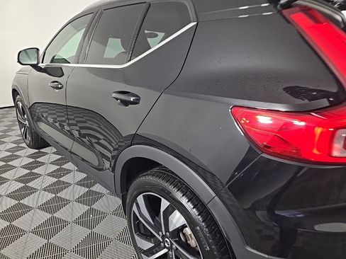 Certified 2024 Volvo XC40 B5 Plus w/ Protection Package Premier image 16