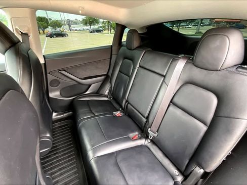 Used 2021 Tesla Model Y Long Range AWD/4WD image 29