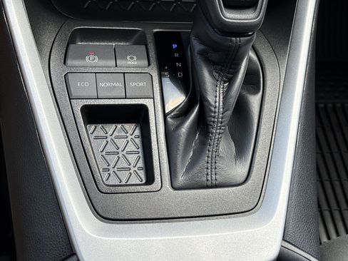 Used 2023 Toyota RAV4 XLE w/ Convenience Package FWD image 28