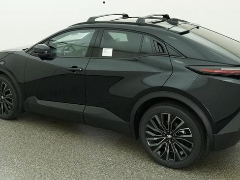 New 2026 Toyota C-HR AWD/4WD image 4