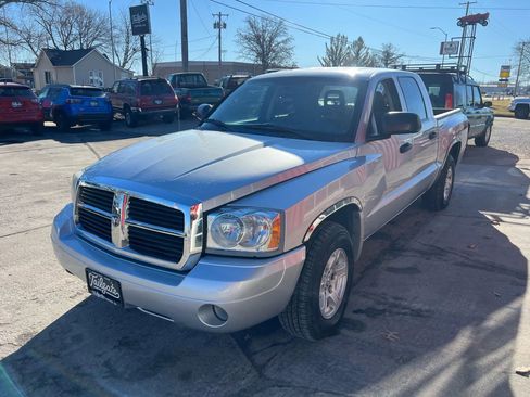 Used 2006 Dodge Dakota SLT image 4