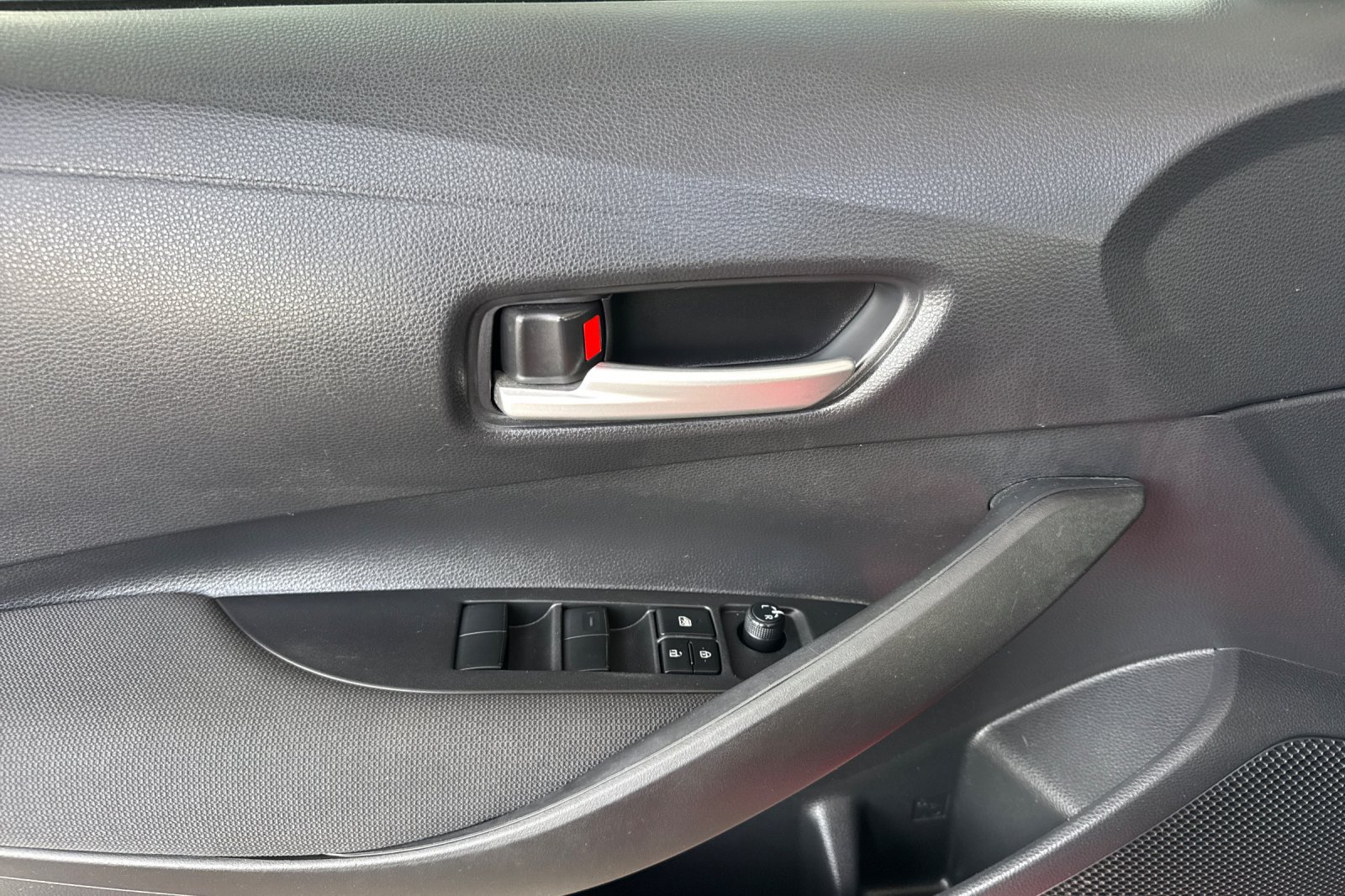 Certified 2021 Toyota Corolla LE FWD image 17