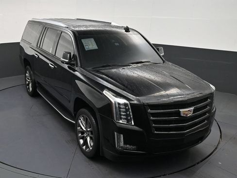 Used 2020 Cadillac Escalade ESV Luxury w/ Escalade Sport Edition RWD image 17