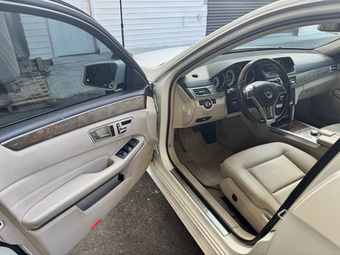 Used 2014 Mercedes-Benz E 350 4MATIC Sedan image 4