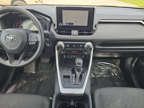 Used 2025 Toyota RAV4 XLE FWD image 11