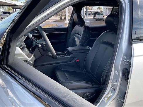 New 2025 Jeep Grand Cherokee L Limited image 9