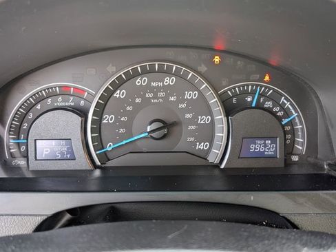 Used 2014 Toyota Camry LE image 11