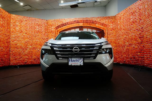 Certified 2025 Nissan Rogue SV AWD/4WD image 6