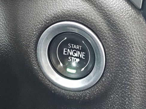 Used 2021 Chevrolet Silverado 1500 LTZ AWD/4WD image 15