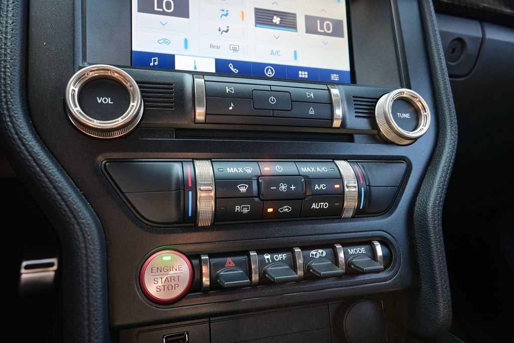 Used 2022 Ford Mustang Shelby GT500 w/ Technology Package RWD image 24