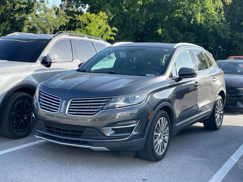 Used 2018 Lincoln MKC Reserve w/ Lincoln MKC Climate Package FWD image 3