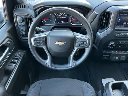 Used 2022 Chevrolet Silverado 2500 Custom w/ Custom Convenience Package image 15