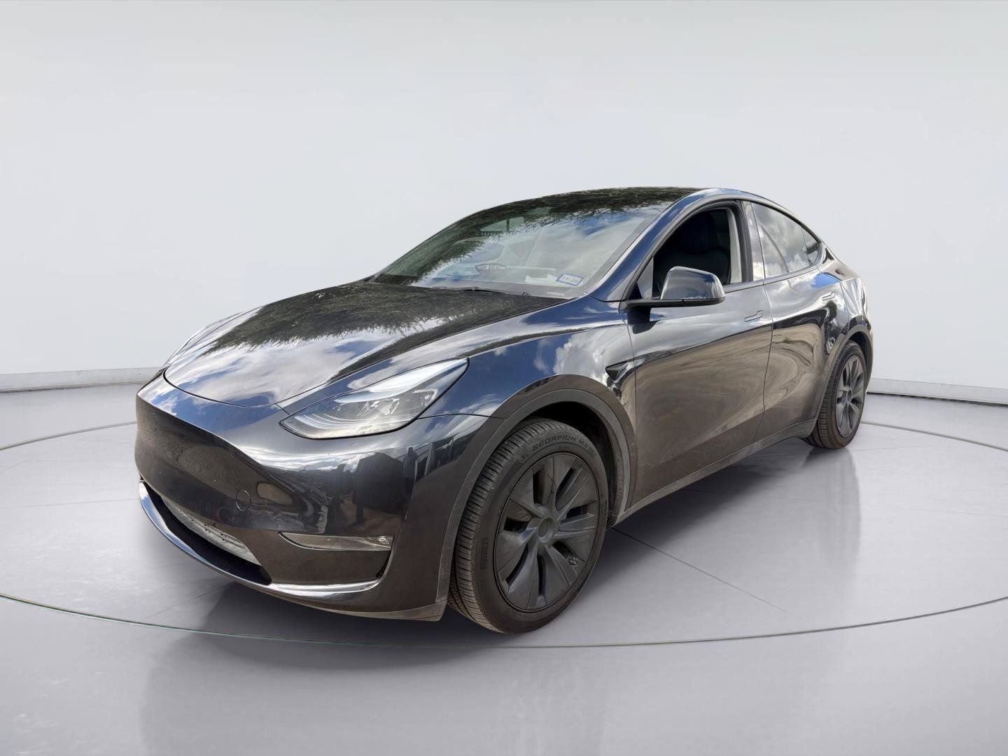 Used 2025 Tesla Model Y Long Range AWD/4WD image 9