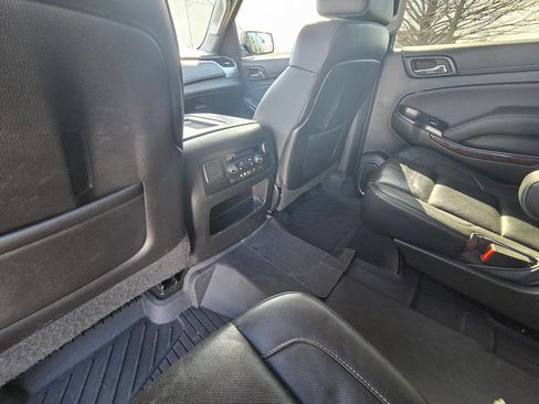 Used 2016 GMC Yukon XL SLT w/ Open Road Package AWD/4WD image 9