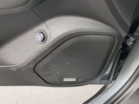 Used 2023 GMC Acadia SLE w/ Driver Convenience Package image 13