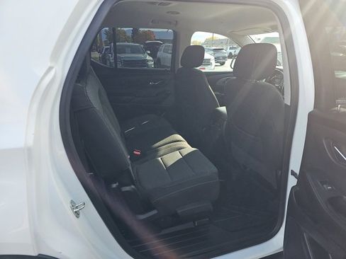 Used 2021 Chevrolet Traverse LS image 22