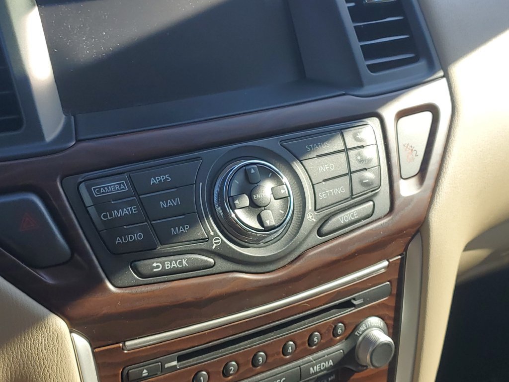 Used 2017 Nissan Pathfinder Platinum FWD image 33
