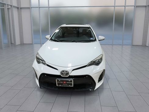 Used 2017 Toyota Corolla XSE image 3