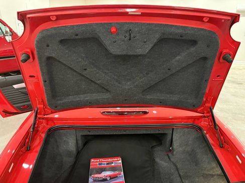 Used 2002 Ford Thunderbird Deluxe image 23