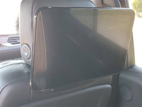 Used 2024 GMC Yukon Denali Ultimate image 27