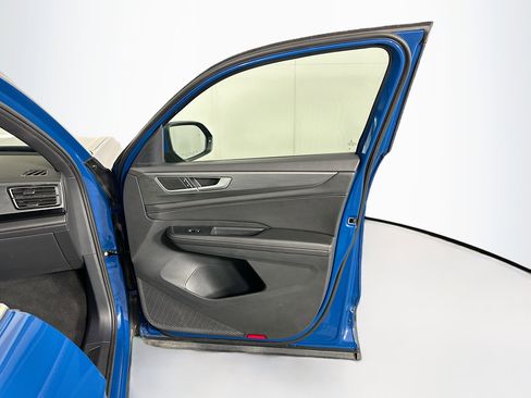 Used 2025 Volkswagen Atlas Cross Sport SE image 31